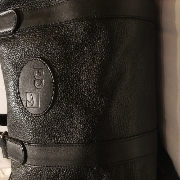 ROOTS Duffle bag really sturdy  with both handles and shoulders straps - Picture 3 of 6